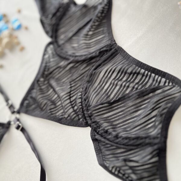 Balenli Siyah Bodysuit