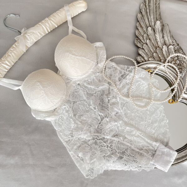Balenli Destekli Dantel Detaylı Beyaz Bodysuit