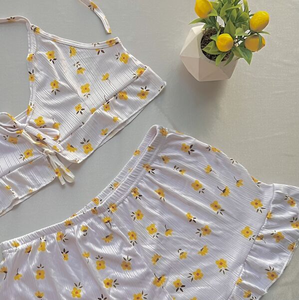 Likralı Şortlu Sarı Çiçekli Pijama Takımı