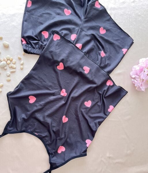 Likralı Şortlu Pembe Kalpli Siyah Pijama Takımı