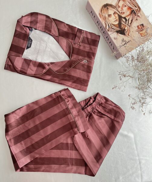 Saten Çizgi Desenli Gömlekli Kahverengi Pijama Takımı