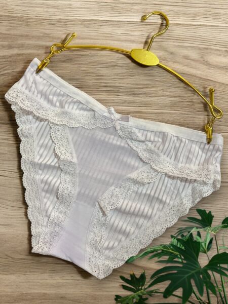 Tül Detaylı Beyaz Slip Külot