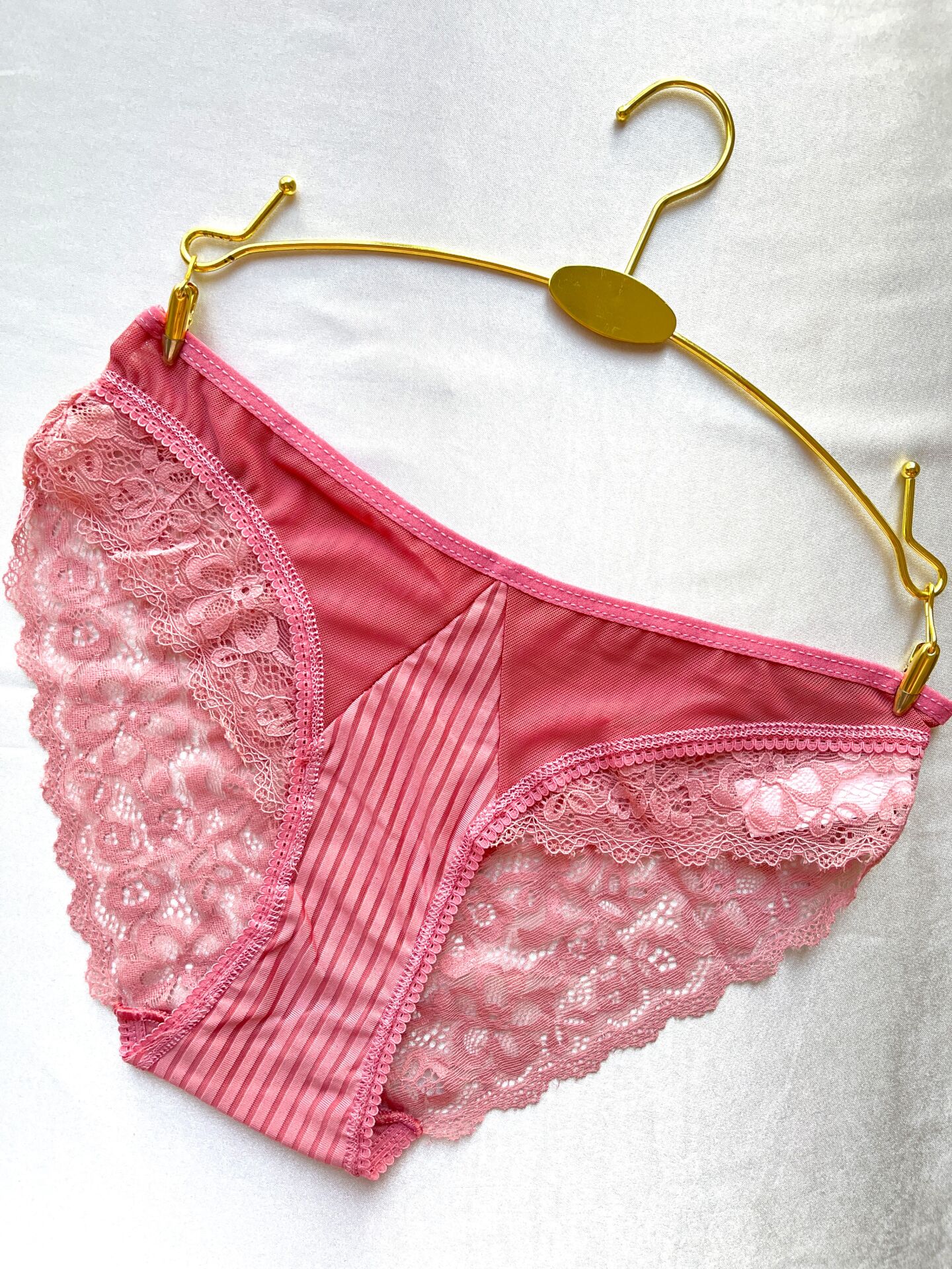 Dantelli Pembe Külot