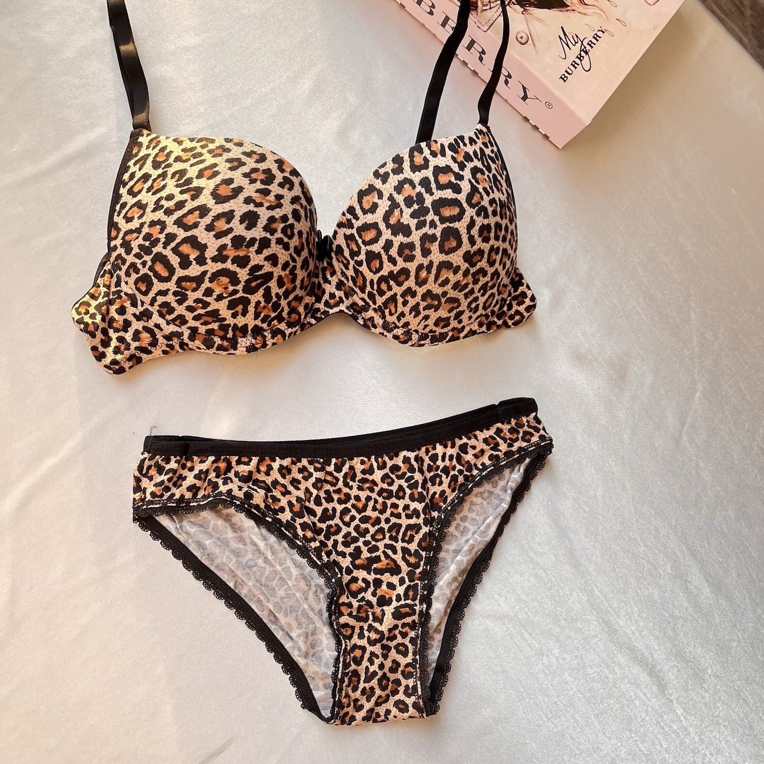 Leoparlı Dolgulu Sütyen Takımı
