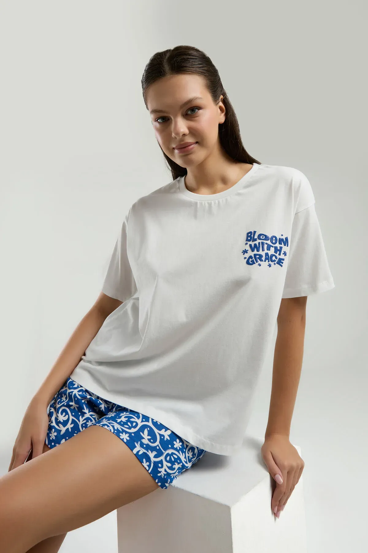 %100 Pamuklu Şortlu Beyaz Pijama Takımı