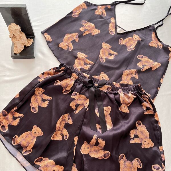 Saten Şortlu Ayıcıklı Siyah Pijama Takımı