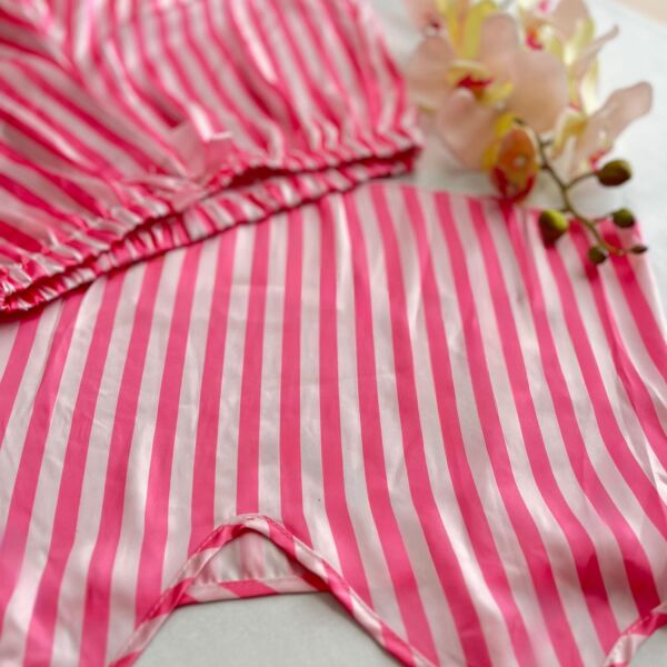 Saten Şortlu Çizgili Pembe Pijama Takımı
