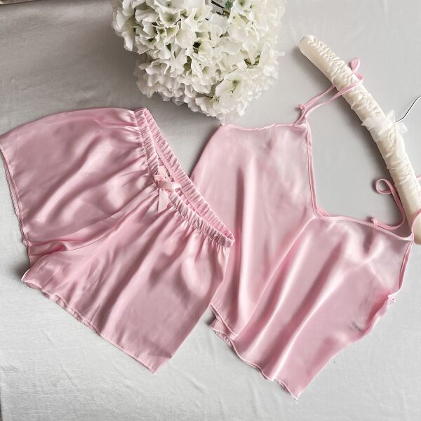 Saten Askılı Şortlu Pembe Pijama Takımı