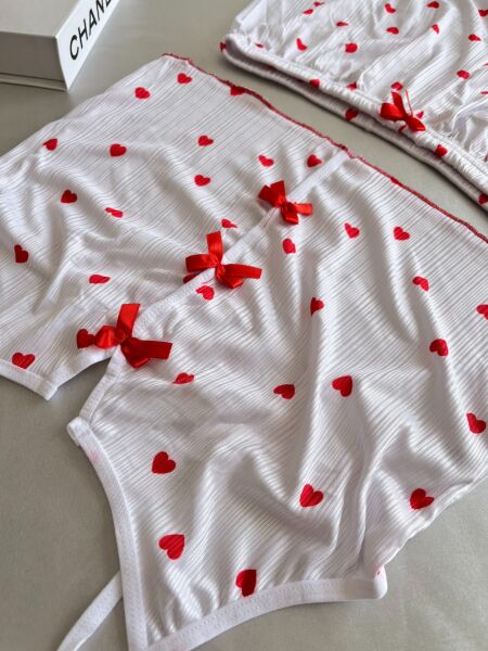 Likralı Şortlu Kalpli Beyaz Pijama Takımı